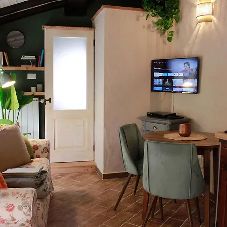 La Casina Di Mezzo - Tiny House カマイオーレ