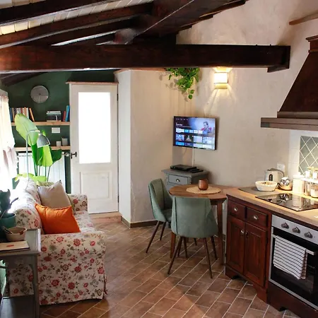 La Casina Di Mezzo - Tiny House * Camaiore